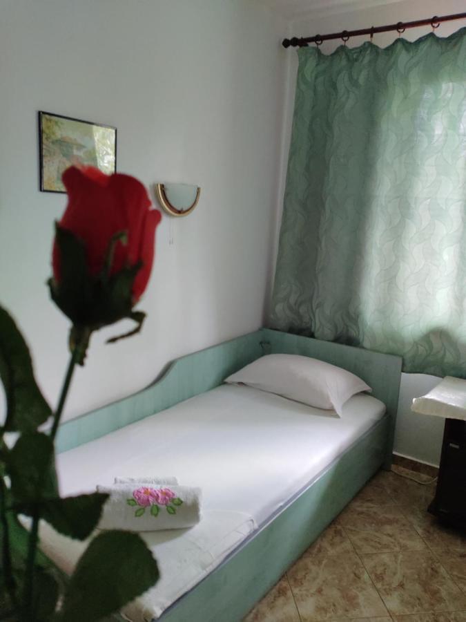 Две Сестри لوزينيتس المظهر الخارجي الصورة